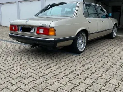 Gebraucht BMW 728 Basis 184 PS (135 kW) 1984 Bronze Limousine