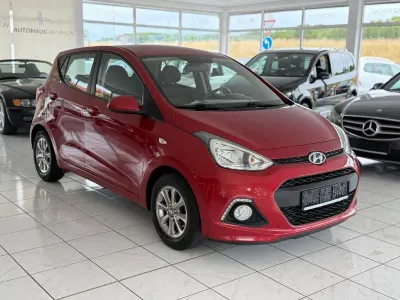 Gebraucht Hyundai i10 Intro Edition 67 PS (49 kW) 2014 Rot Kleinwagen