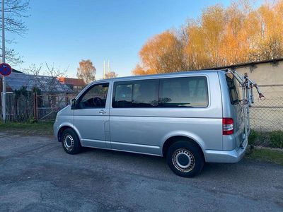 Usata VW Caravelle 133 CV (97 kW) 2005 Argento Furgone