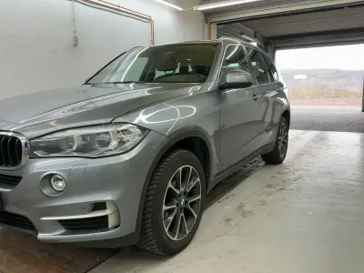 Gebraucht BMW X5 Sport Line 258 PS (189 kW) 2016 Spacegrau metallic SUV