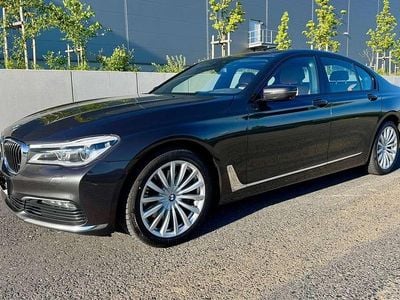 Usado BMW 730 265 CV (194 kW) 2019 Gris Berlina