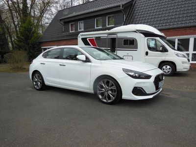 gebraucht Hyundai i30 Fastback 1.4 T-GDI DCT Premium LED/NAV/8FACH