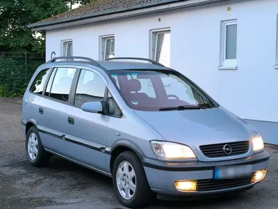 Gebraucht Opel Zafira 125 PS (91 kW) 2002 Silber Van / Kleinbus