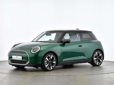 Grün Gebraucht 2024 Mini Cooper Favoured Kleinwagen | 29.289 € (Fairer Preis)