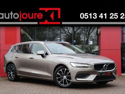 Gebraucht Volvo V60 Momentum 200 PS (147 kW) 2020 Grau Kombi