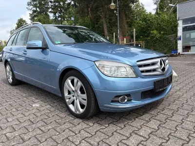 Gebraucht Mercedes C220 Avantgarde 170 PS (125 kW) 2010 Blau Kombi
