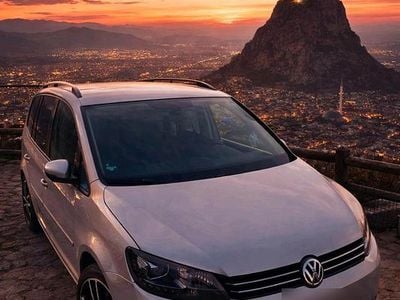 Grau Gebraucht 2011 VW Touran Van / Kleinbus | 5.500 € (Fairer Preis)