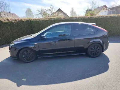 Occasion Ford Focus Ghia 116 ch (85 kW) 2006 Bleue Berline