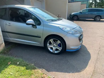Gebraucht Peugeot 207 90 PS (66 kW) 2009 Grau Coupé