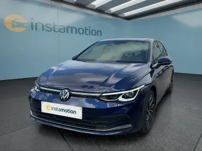 Gebraucht VW Golf VIII 131 PS (96 kW) 2023 Blau Kleinwagen