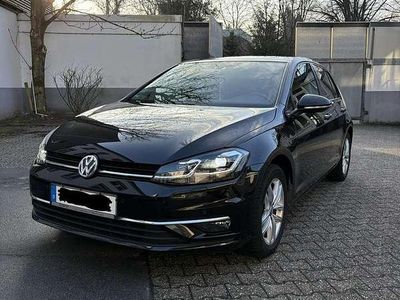 Gebraucht VW Golf VII Comfortline 116 PS (85 kW) 2019 Schwarz Kleinwagen