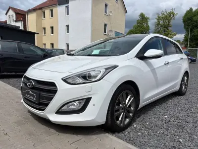 Gebraucht Hyundai i30 Premium 135 PS (99 kW) 2016 Weiß Kombi