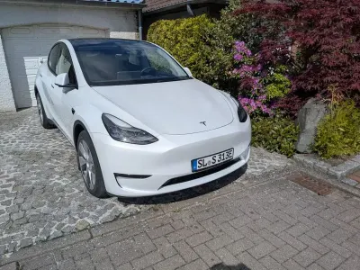 Gebraucht Tesla Model Y Long Range AWD 274 kW (373 PS) 2022 Weiß SUV