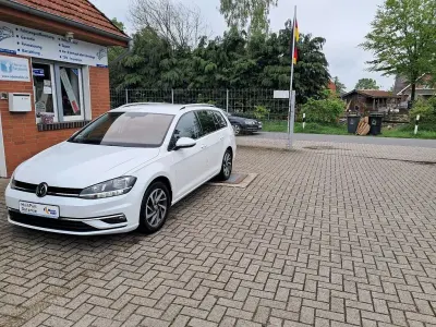 Używany VW Golf VII Sound 150 KM (110 kW) 2017 Biały Kombi
