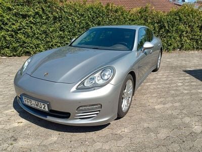 Porsche Panamera 4
