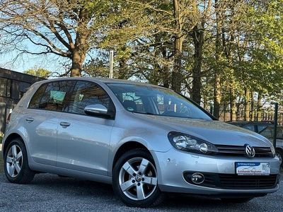 Gebraucht VW Golf VI Team 105 PS (77 kW) 2010 Silber Kleinwagen