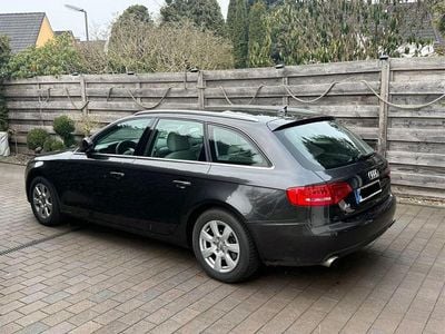 Grau Gebraucht 2009 Audi A4 Ambiente Kombi | 11.490 €