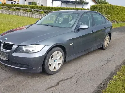 Gebraucht BMW 318 129 PS (94 kW) 2007 Grau Limousine