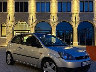 Gebraucht Ford Fiesta 69 PS (50 kW) 2004 Silber Kleinwagen
