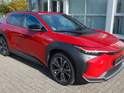 Begagnad Toyota bZ4X Comfort 160 kW (218 HK) 2022 Silver SUV