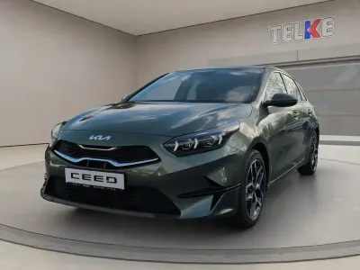 Neu Kia Ceed Spirit 140 PS (102 kW) 2025 Grün Kleinwagen