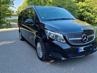 Mercedes V220