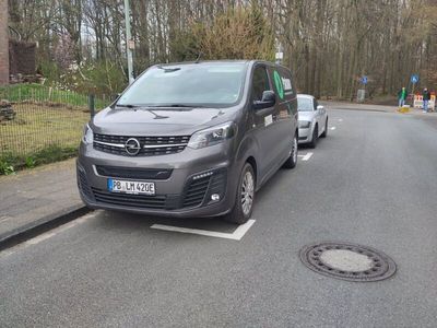 gebraucht Opel Vivaro-e Combi 75kWh | Grau | Xeon | Teilleder | 8x bereift | 25.000km | TÜV 04.2026