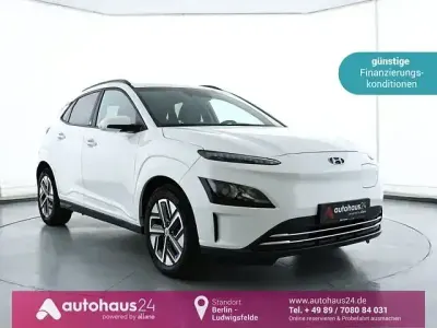 Gebraucht Hyundai Kona 100 kW (136 PS) 2022 Weiß SUV