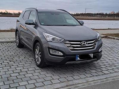Second-hand Hyundai Santa Fe Premium 197 CP (144 kW) 2016 Gri SUV
