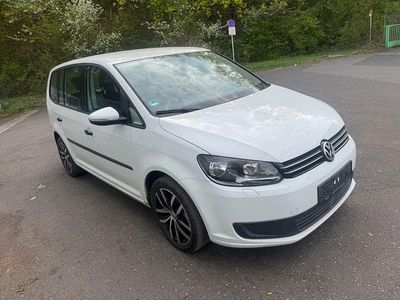 Second-hand VW Touran Trendline 105 CP (77 kW) 2014 Alb Monovolum
