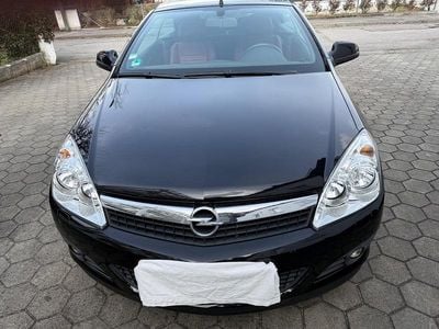 Gebraucht Opel Astra Cabriolet 140 PS (102 kW) 2010 Schwarz Cabrio