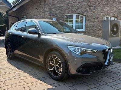 Gebraucht Alfa Romeo Stelvio 179 PS (131 kW) 2018 Grau SUV