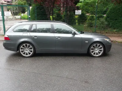 Gebraucht BMW 523 177 PS (130 kW) 2007 Grau Kombi