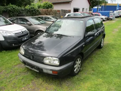 Brugt VW Golf III 75 HK (55 kW) 1996 Sort Sedan