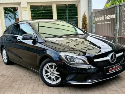 Gebraucht Mercedes CLA180 Shooting Brake 122 PS (89 kW) 2019 Schwarz Kombi