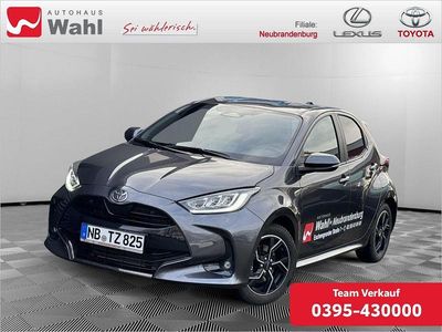 Gebraucht Toyota Yaris Hybrid Style 131 PS (96 kW) 2025 Grau Limousine