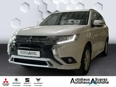 Gebraucht Mitsubishi Outlander P-HEV Basis 135 PS (99 kW) 2020 Perlmuttweiss (p) SUV