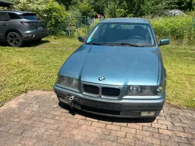 Gebraucht BMW 320 Basis 150 PS (110 kW) 1990 Andere farben Limousine