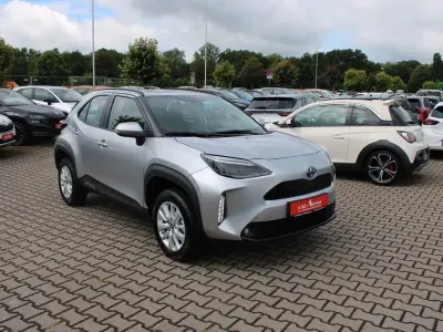 Gebraucht Toyota Yaris Cross 92 PS (67 kW) 2024 Silber SUV