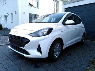 Gebraucht Hyundai i10 Select 63 PS (46 kW) 2024 Weiß Kleinwagen