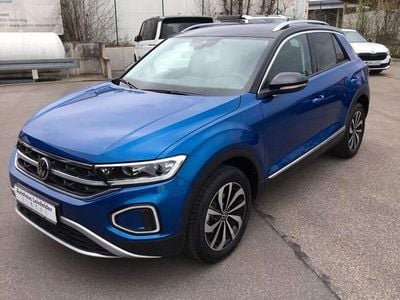 Usado VW T-Roc Style 150 HP (110 kW) 2025 Azul SUV