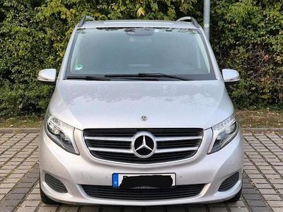 Mercedes V220