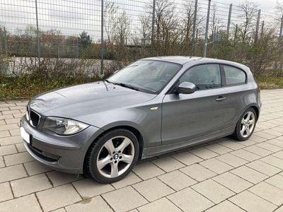 Gebraucht BMW 116 122 PS (89 kW) 2011 Grau Kleinwagen