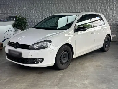 Gebraucht VW Golf VI Style 80 PS (58 kW) 2011 Weiß Kleinwagen
