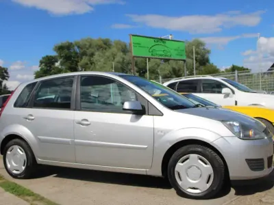 Gebraucht Ford Fiesta Style 68 PS (50 kW) 2007 Polarsilber metallic Kleinwagen