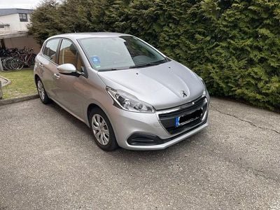 Gebraucht Peugeot 208 99 PS (72 kW) 2016 Silber Kleinwagen