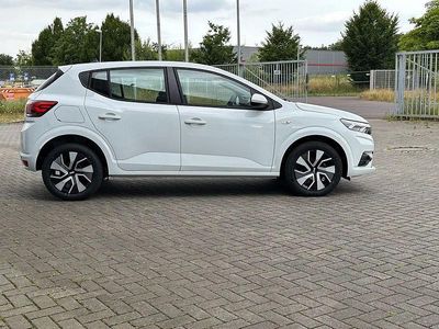 Weiß Gebraucht 2025 Dacia Sandero Expression Limousine | 18.850 € (Fairer Preis)