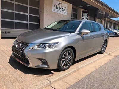 Lexus CT200h