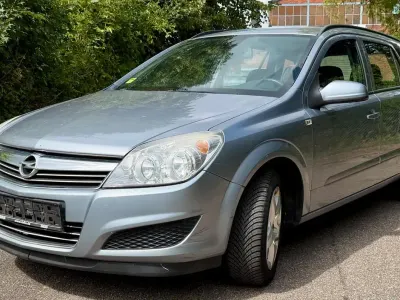 Gebraucht Opel Astra 116 PS (85 kW) 2008 Silber Kombi