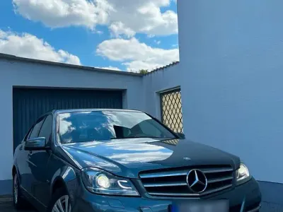 Gebraucht Mercedes C200 184 PS (135 kW) 2012 Andere farben Limousine